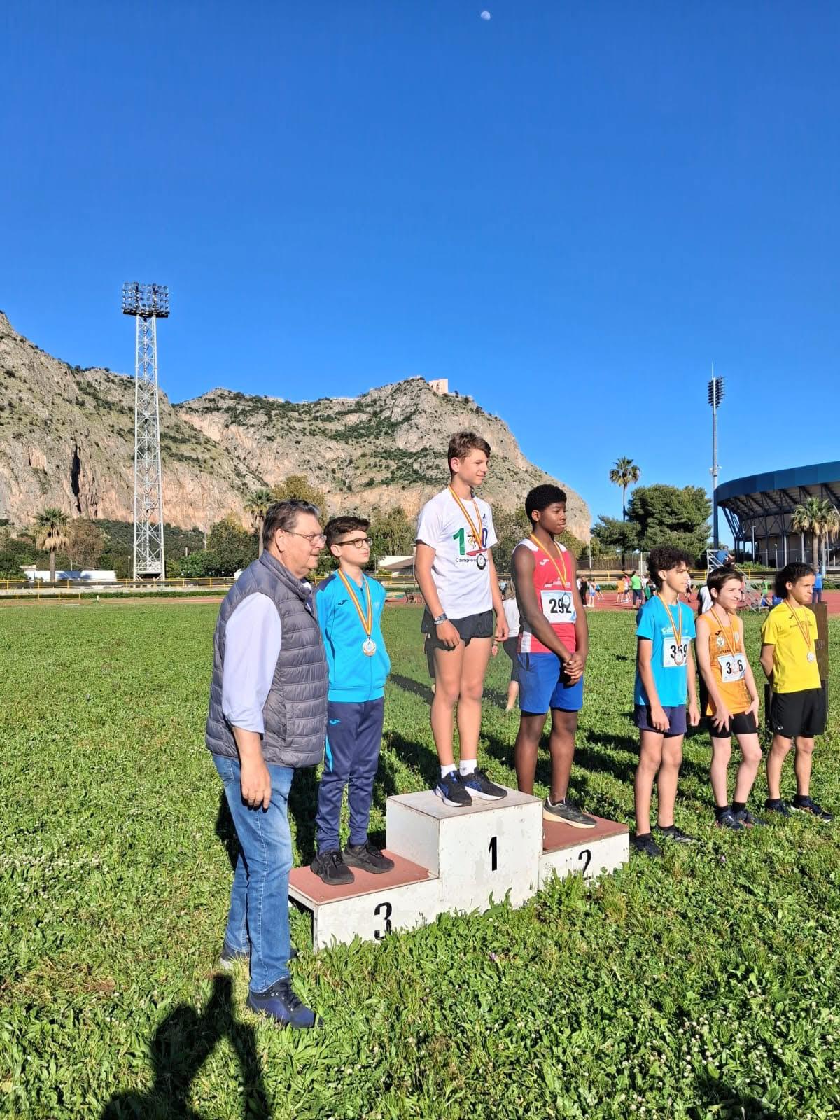 Giosuè Piacentino è Campione Regionale, lo studente del plesso Civello di Aspra brilla sul podio nei 60 metri piani